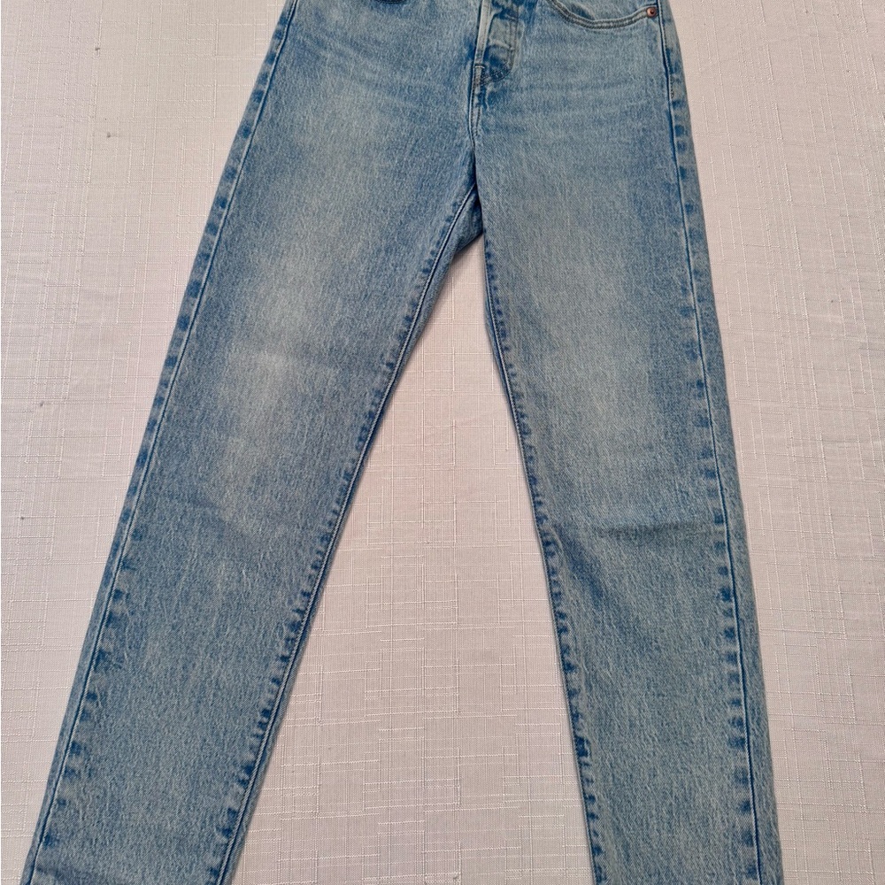 Levi's premium light Blue Ankle wedgie Jeans